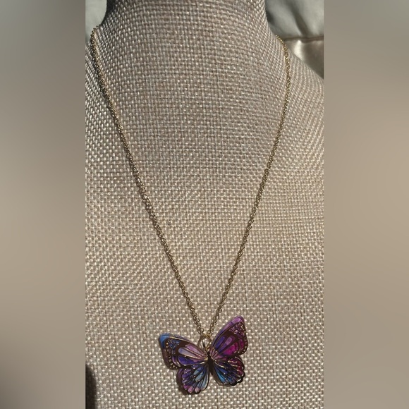 Elegant Butterfly Pendant Necklace - Picture 2 of 6